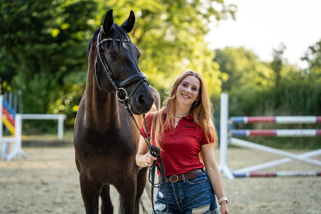 Lucie Böntgen mit Pferd