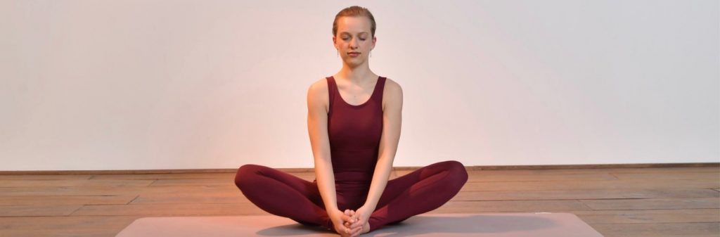 Equestrian Yoga, Yoga für Reiter mit Reitsimulator Training