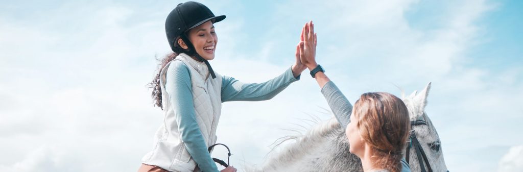 Ferienreitkurs Reitabzeichen Lehrgang in der Nähe auf dem Reitsimulator von equipro in Essen oder Willich Rhein-Kreis Neuss