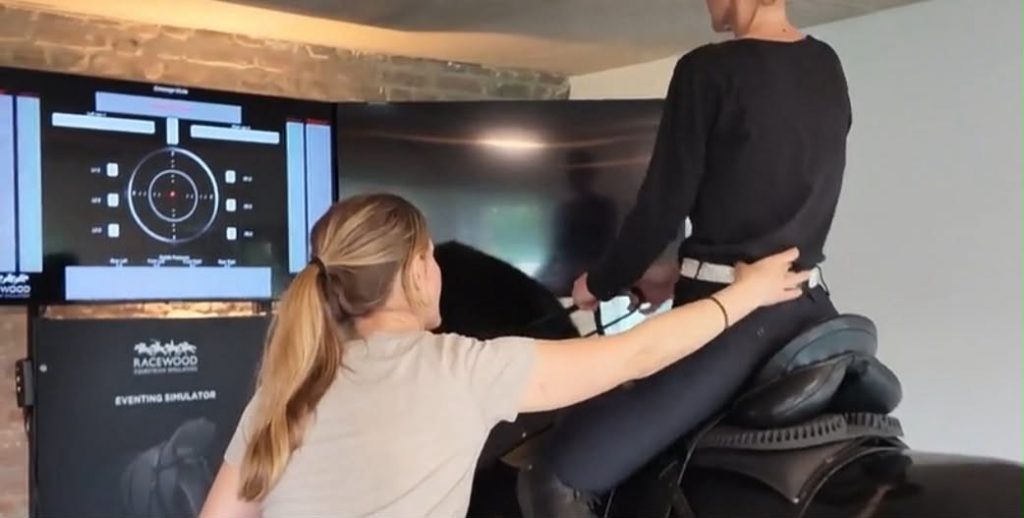 Biomechanisch korrekt Reiten BKR mit Woody dem Racewood Reitsimulator bei equipro in Willich, Rhein-Kreis Neuss