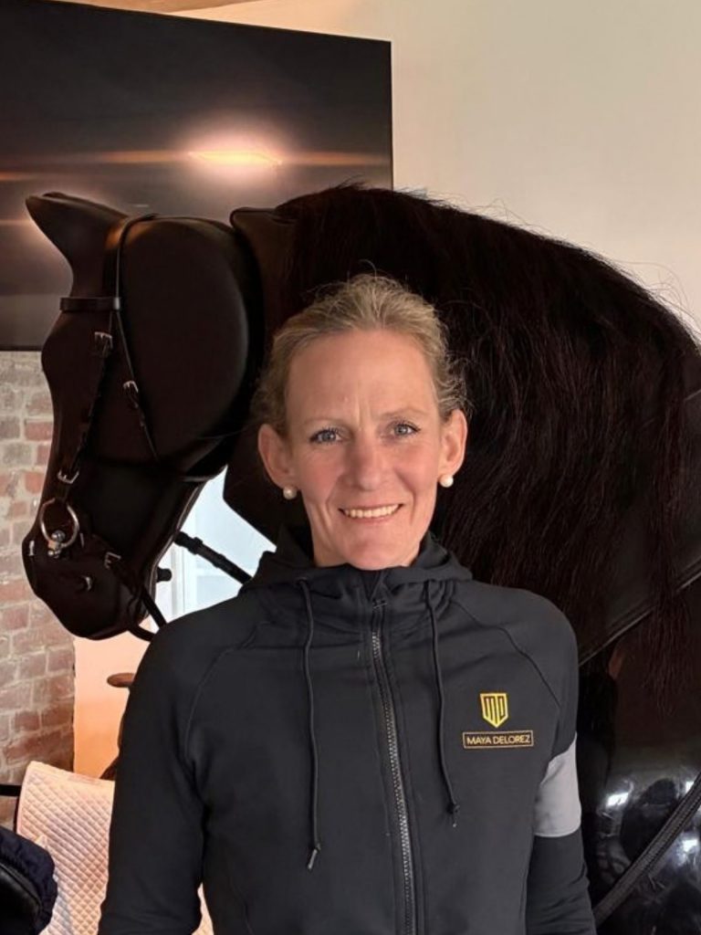 Jenny Otten equipro Reitsimulator Trainerin Willich und Essen Dressur Springen und Sitzanalyse für Kinder und Erwachsene